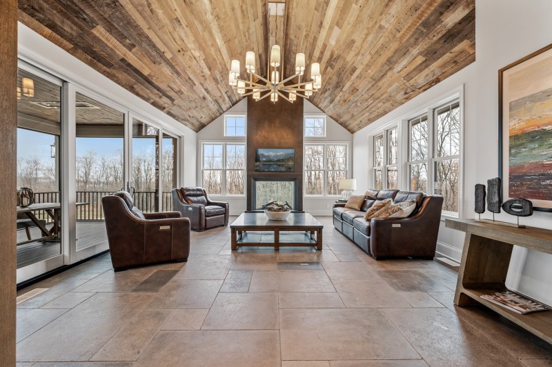 Stay and Play - Image 3